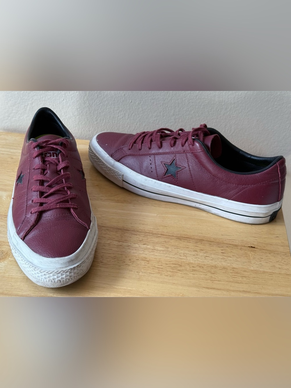 Converse One Star Unisex Burgundy Leather Sneakers Men’s 9.5 Women’s 11